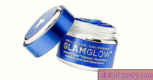 Internet se está volviendo loco con la nueva máscara azul brillante de Glamglow