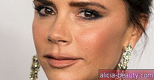 Victoria Beckham kuvasi makeup-oppitunnin käyttämällä tätä All-Face-kiiltävää