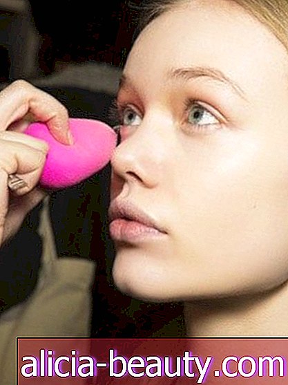 Deze Beautyblender-hack helpt je make-up er nog beter uit te zien