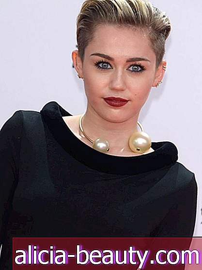 Miley Cyrus Went Brunette a SNL-hez;  Lásd a fotót!