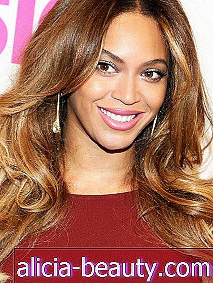 Beyoncé nové Flash tetování, plus další krásy
